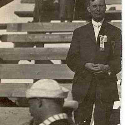 Dr. James H. Weeks at unveiling of tablet/plaque, Atwood Machine Co., Water Street, Stonington CT