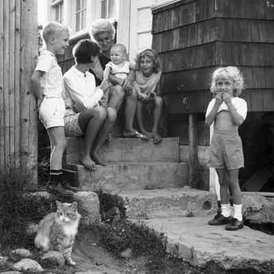 Rose Roderick Warner and her Children