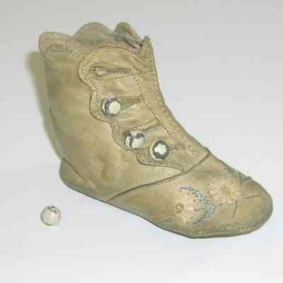 Shoe