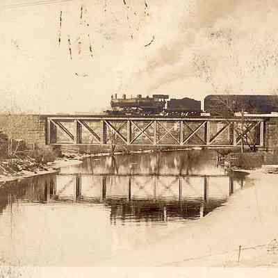 Steam engine and cars of New York, New Haven & Hartford line, Weqetequock, Stonington CT