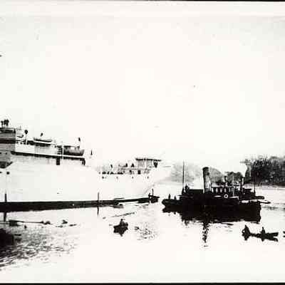 Various ships in harbor, Stonington CT