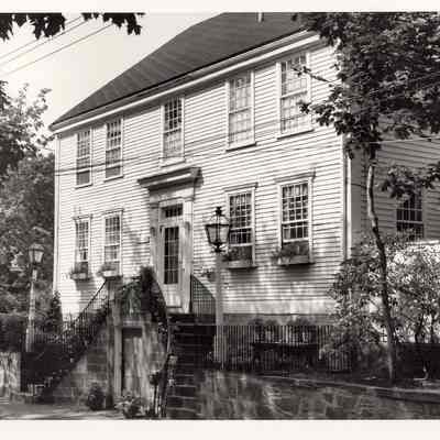 24 Main Street, Whistler-Benet House