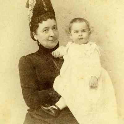 Georgia Williams and her granddaughter