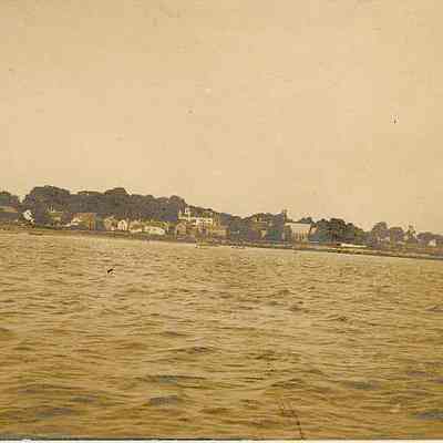 Llittle Narrangansett Bay facing north