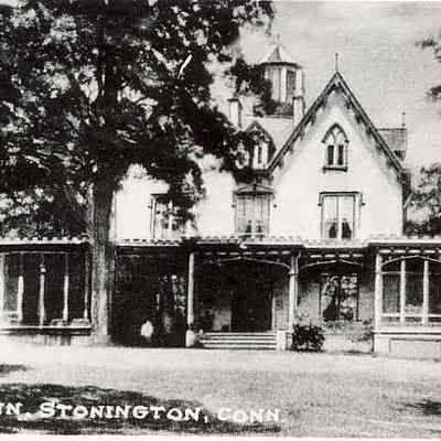 Walnut Grove, later known as Manor Inn