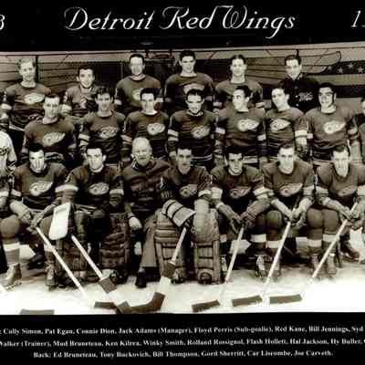 1943-44 Red Wings Team Photo