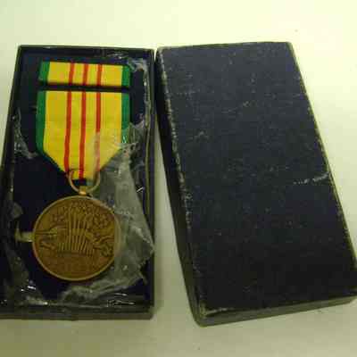 Vietnam Service Ribbon Set