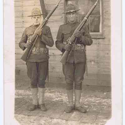 Photo Postcard of 2 WW1 Riflemen