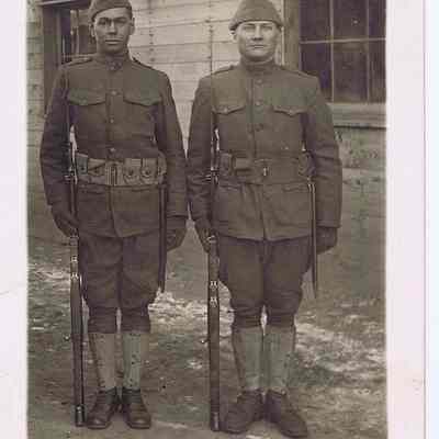 Photo Postcard of 2 WW1 Riflemen