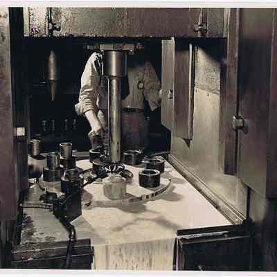 Clayton & Lambert Mfg.. Co.