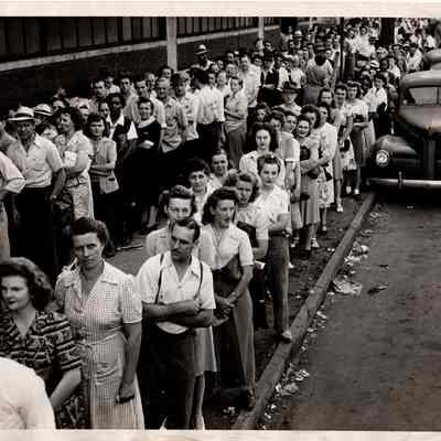 photo, 1945 Unemployment Line
