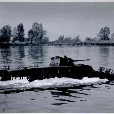 Cadillac Gage V100 swimming