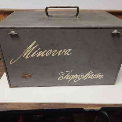 The Minerva Tropic Master: a portable WWII era morale radio