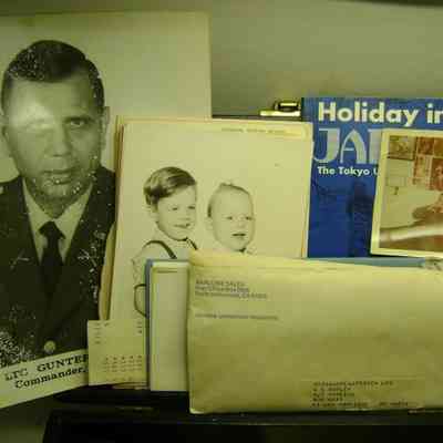 Personal effects: Documents, Pictures.