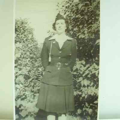 Picture of Woman in uniform