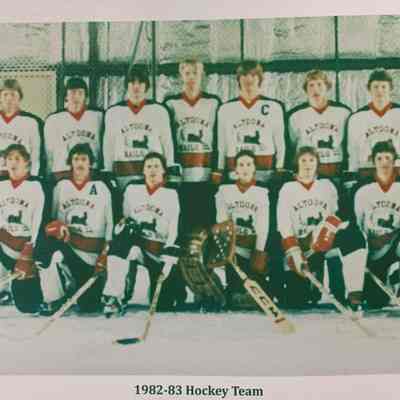 1982-1983 Hockey Team