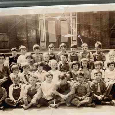 Altoona Public School 2nd Grade Students - Teacher Miss Hoffman Circa 1925