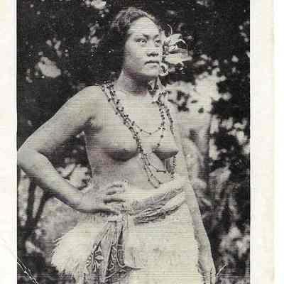 Author's Personal Collection: Photo "Hula Dancer, Hawaii"
c1914 Hawaii real photo postcard topless Hawaiian hula dancer