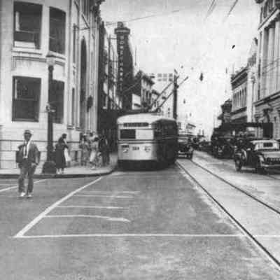 For reference only: A HRT trolley bus in 1944.