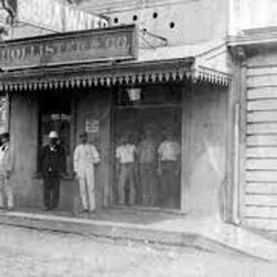 For reference only: The earliest photo located showing Hollister & Co. in Honolulu.