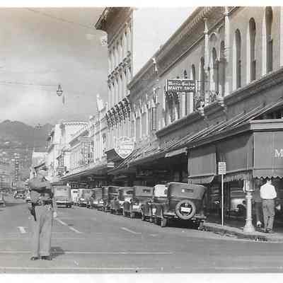 Downtown Honolulu - McInerny Shoe Store