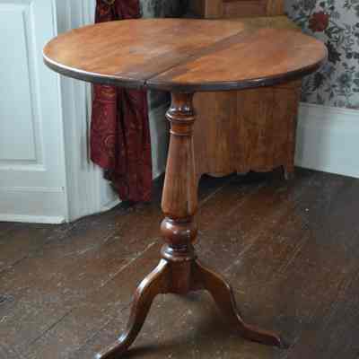 Tilt-Top Tea Table