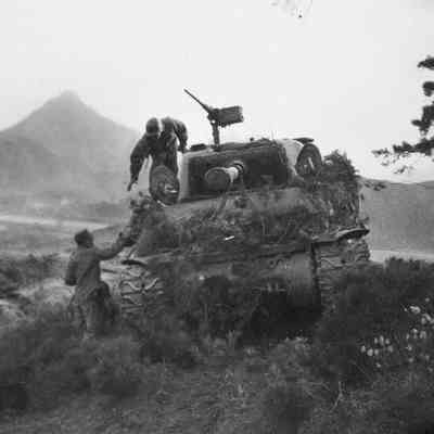 B&W Inkjet Print - AWM P04953.003