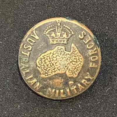 Small Australian Military Forces brass button, King's Crown