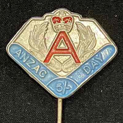 Anzac Day pin, metal, enamel red & light blue, obverse 5/