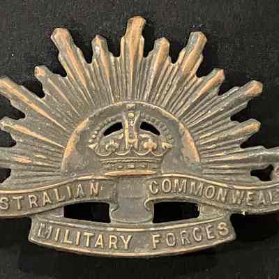 Large "Rising Sun" hat badge