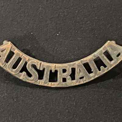 Large "AUSTRALIA" Shoulder Title
