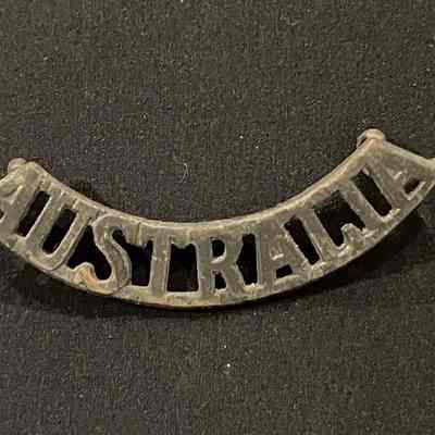 Large "AUSTRALIA" Shoulder Title