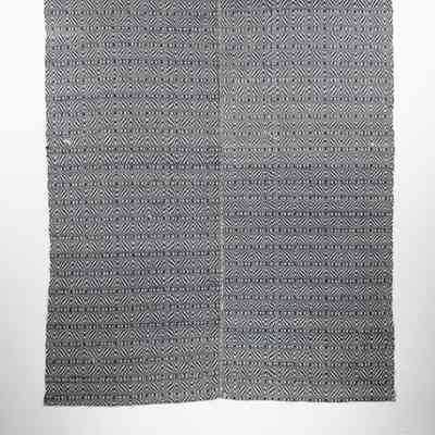 Geometric coverlet, overshot