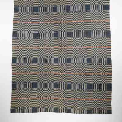 Geometric coverlet, overshot
