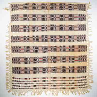 Geometric coverlet, overshot