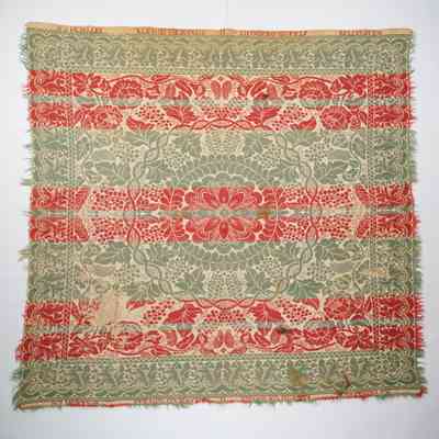 Coverlet; tied half doublecloth