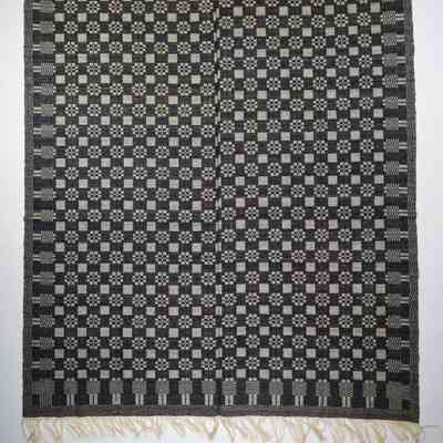 Geometric coverlet; gebrochene