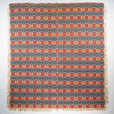 Geometric coverlet, overshot