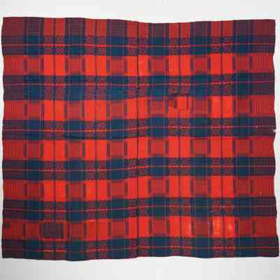 Geometric coverlet; block twill