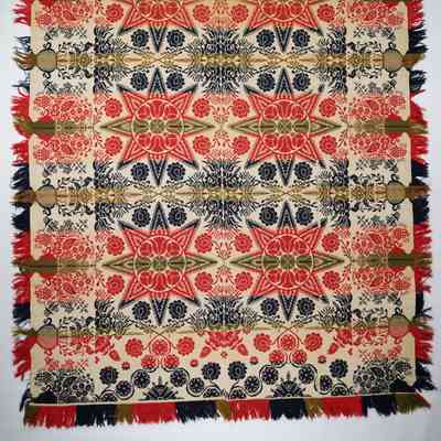 Coverlet; tied half doublecloth