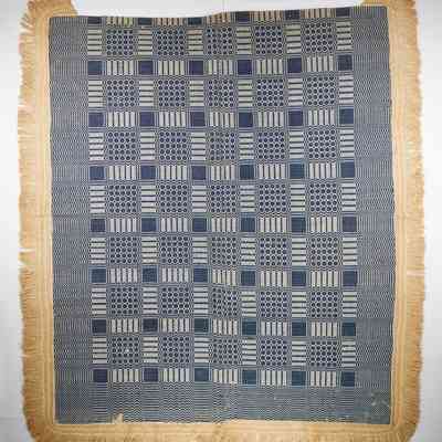 Geometric coverlet, overshot