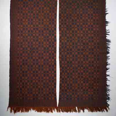 Geometric coverlet; multishaft twill
