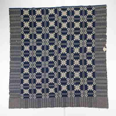 Geometric coverlet, overshot