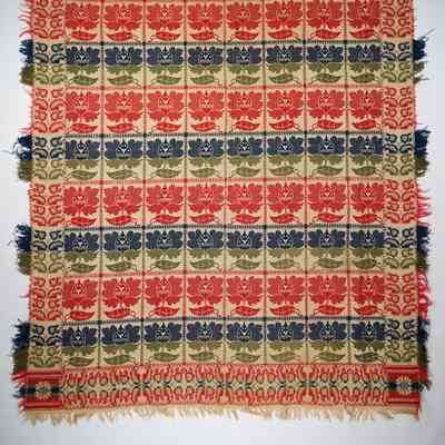 Coverlet; tied half doublecloth
