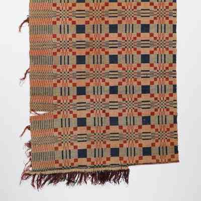 Geometric coverlet; gebrochene