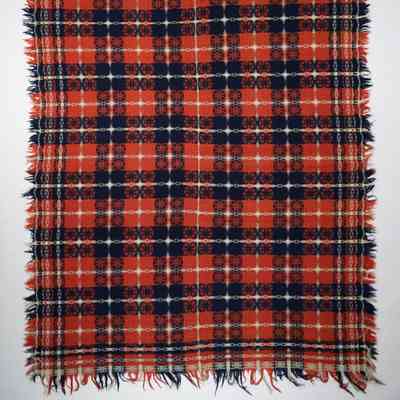 Geometric coverlet; multishaft twill