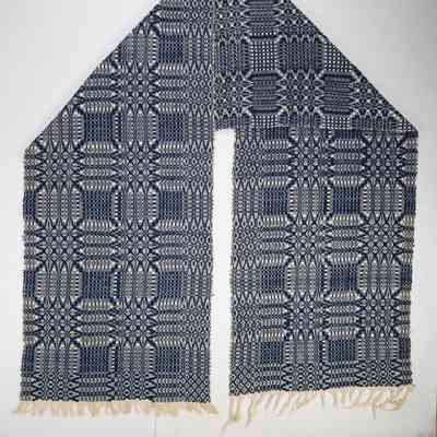 Geometric coverlet; overshot