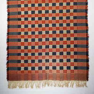 Geometric coverlet; point twill