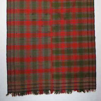 Geometric coverlet; twill
