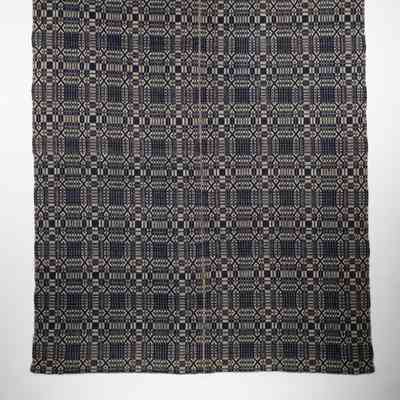 Geometric coverlet, overshot